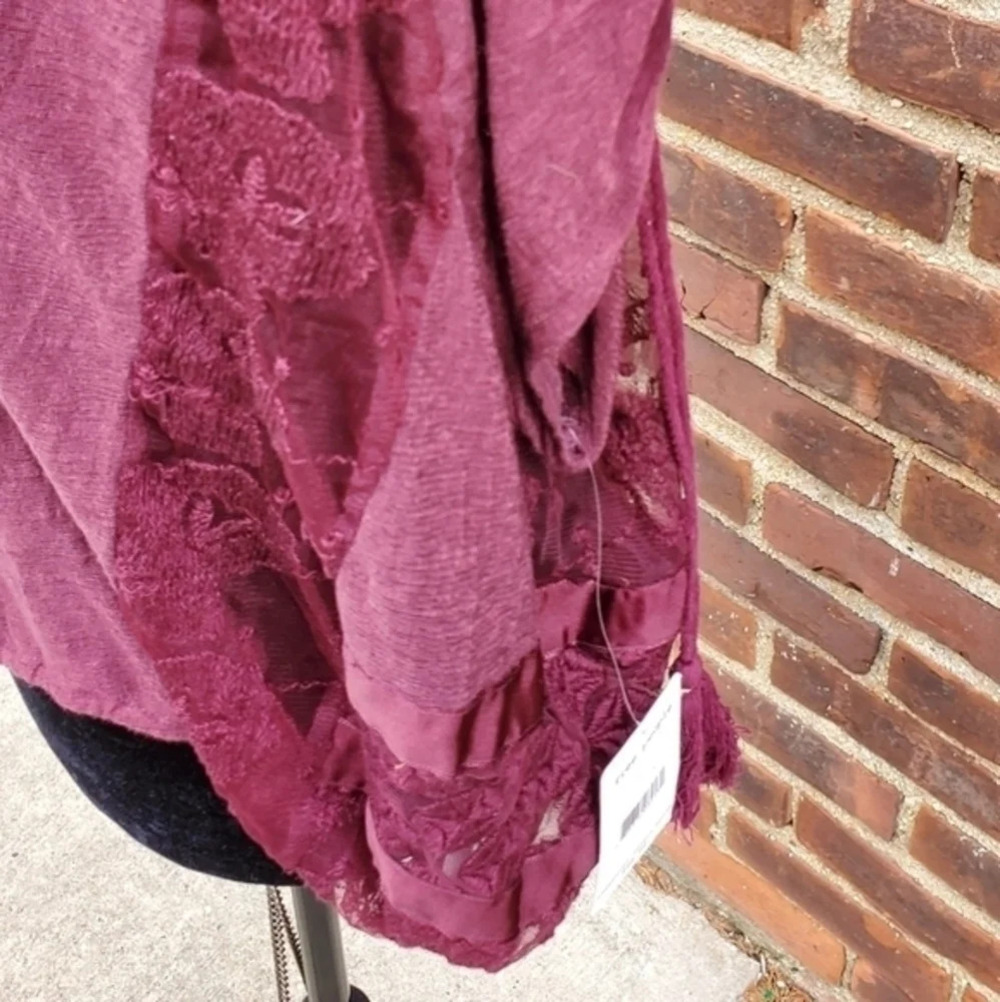 Free People Berry Embroidery Boho top M NWT - Picture 4 of 9